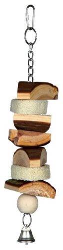 Závěsná hračka z přírodního dřeva a lufou + zvonek 33cm